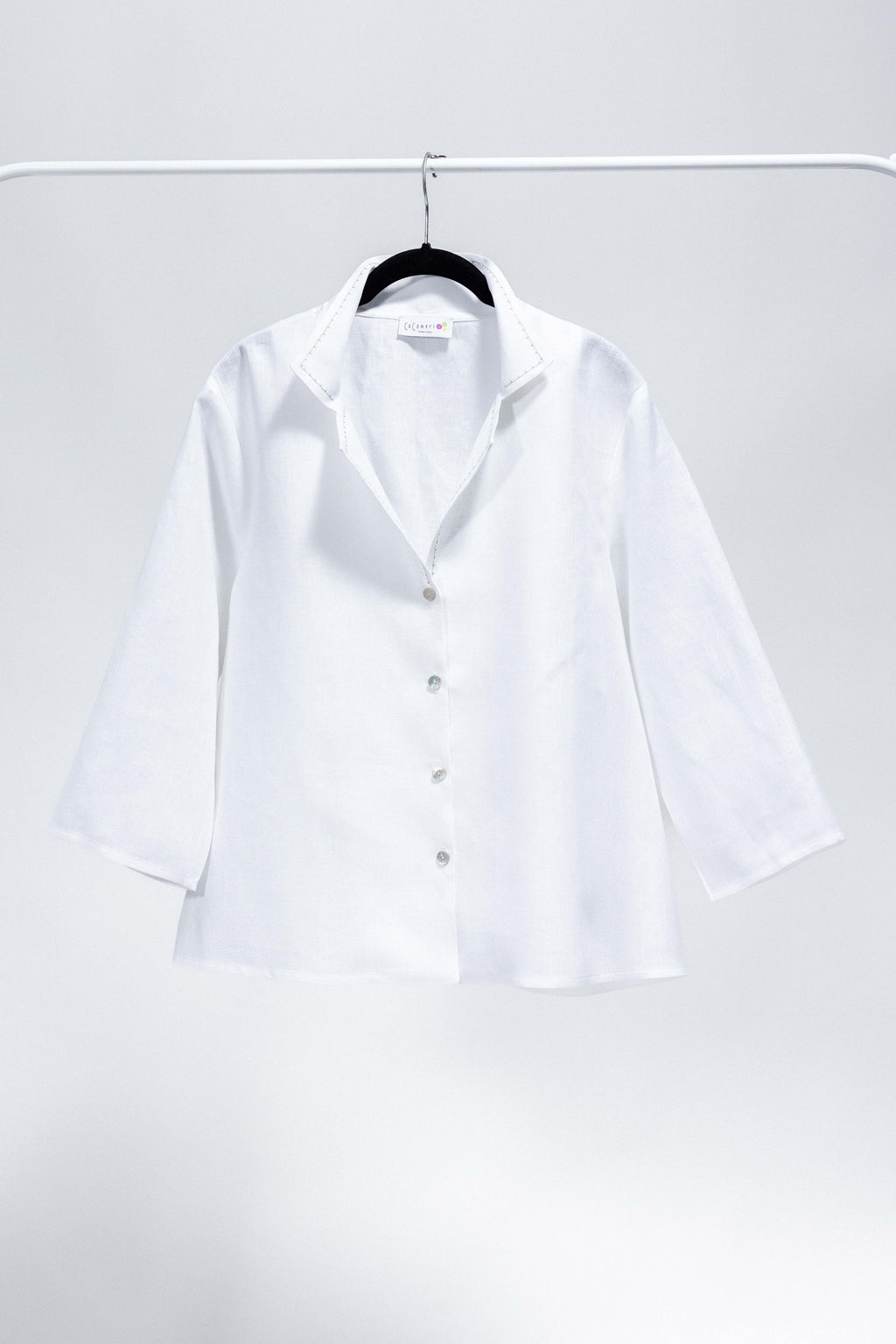 CAMICIA DECO lino bianco con ricamo verde chiaro