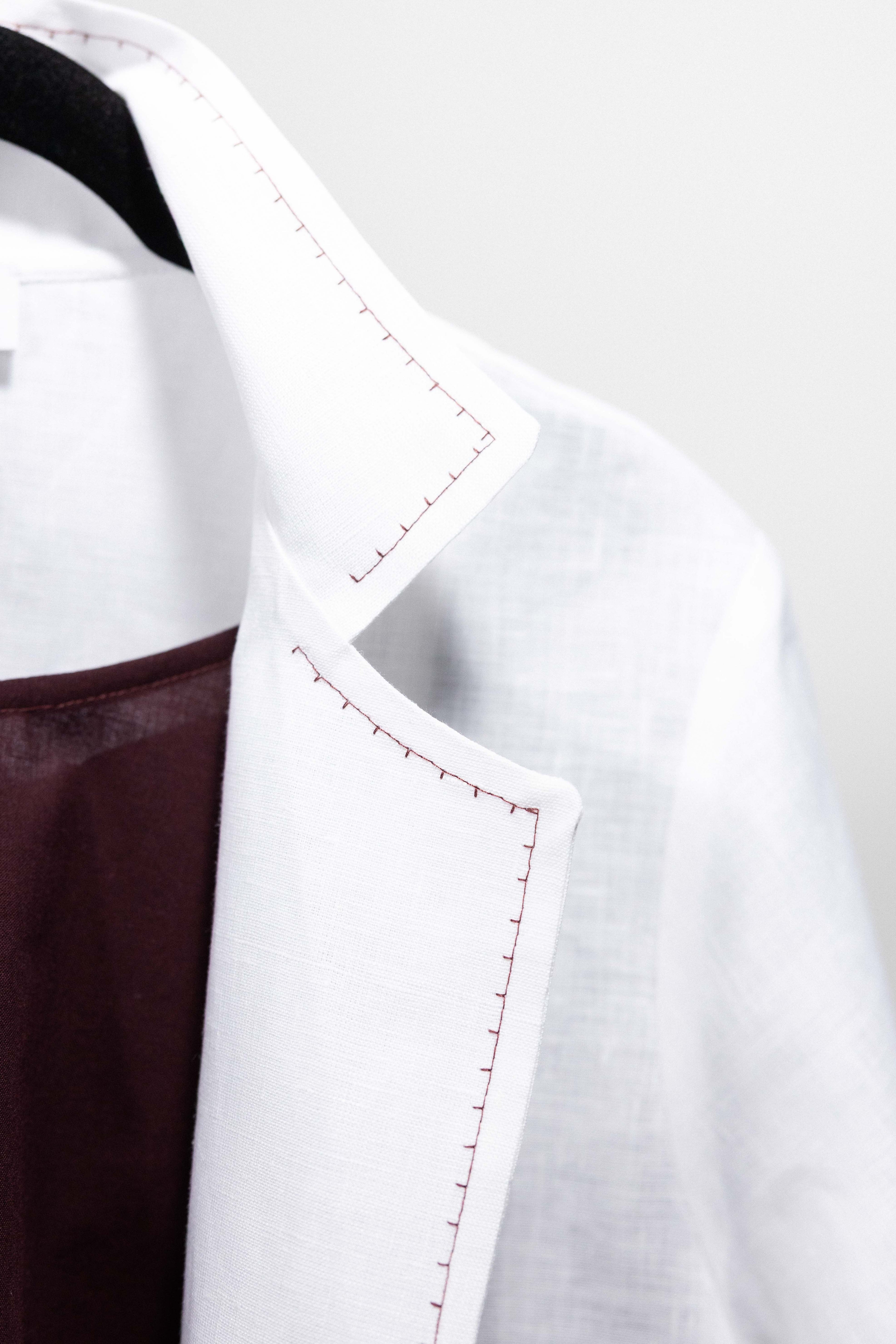 CAMICIA DECO lino bianco con ricamo bordeaux