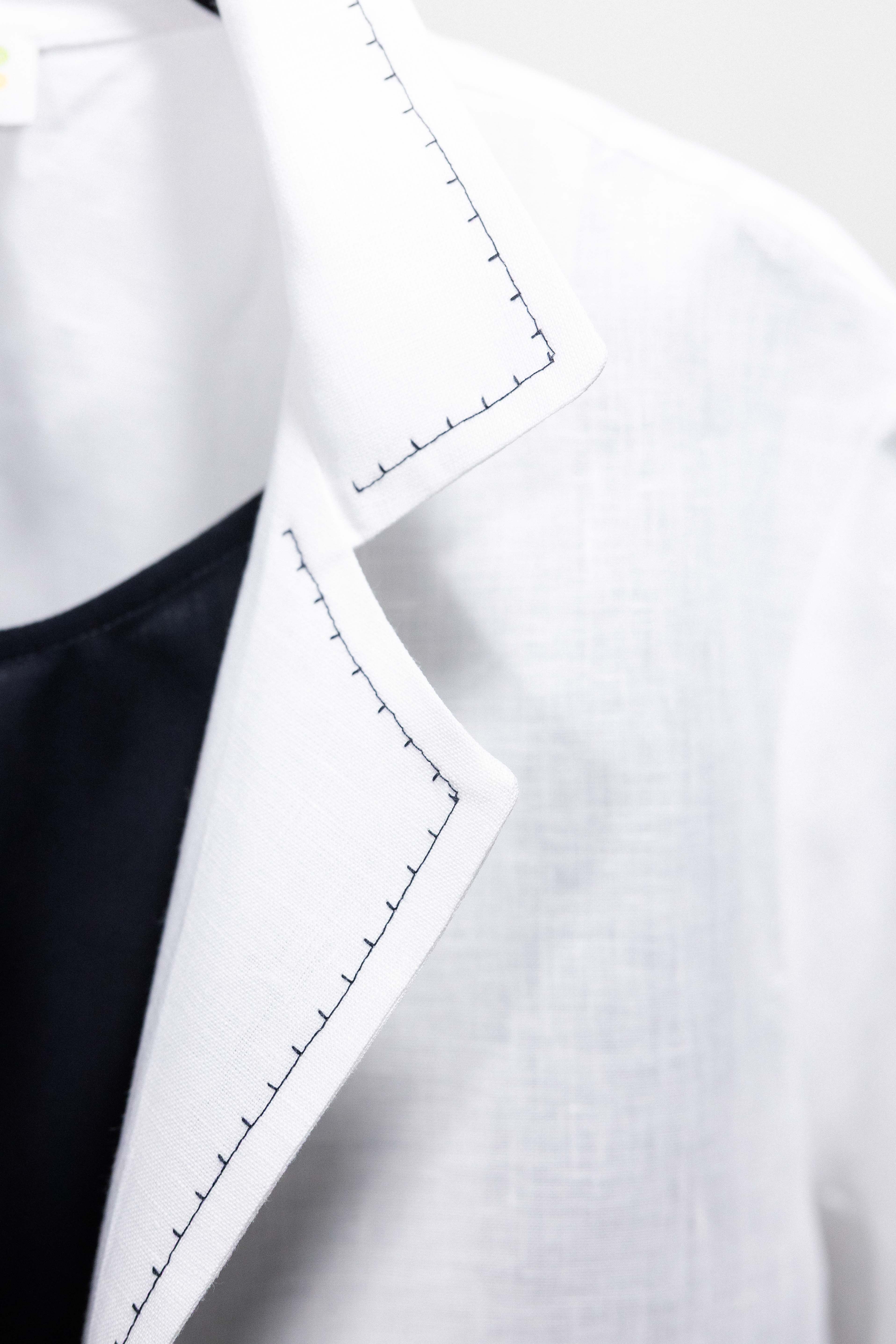 CAMICIA DECO lino bianco con ricamo blu